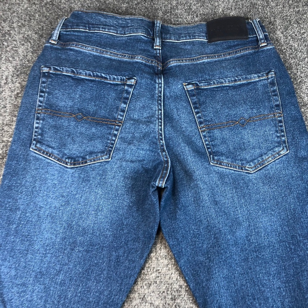 Lucky Brand 410 Athletic Slim Jeans Men's 32x32 Distressed Ripped Blue Denim - Picture 13 of 14